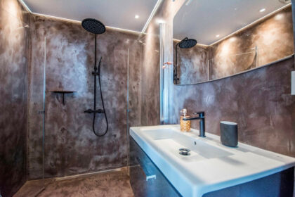 98fd77a1309bbaf739353d414ae58678 - 18