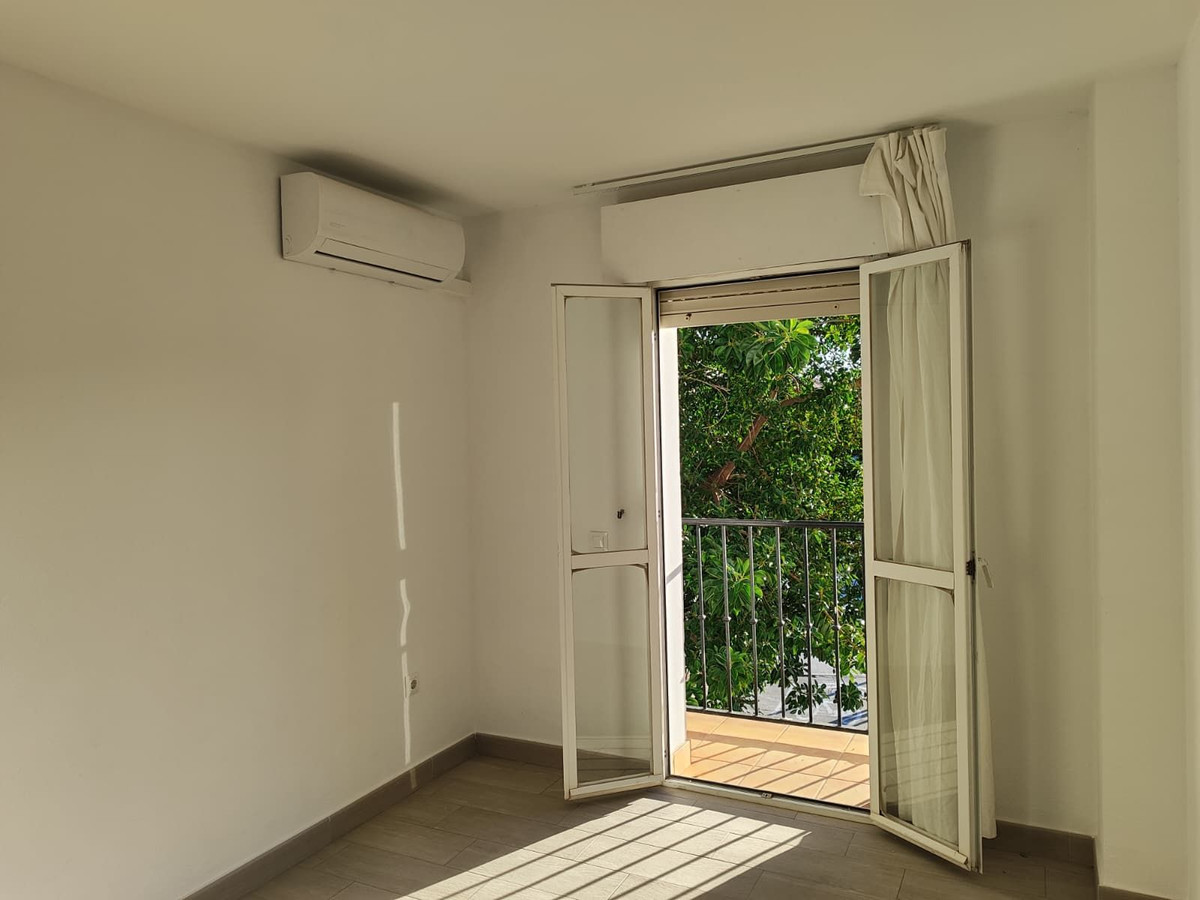 99b7060db33d9b80a080d9800e3942d0 - 33