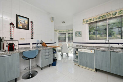 9aaae3d945c42f804a48bb8483585e95 - 10