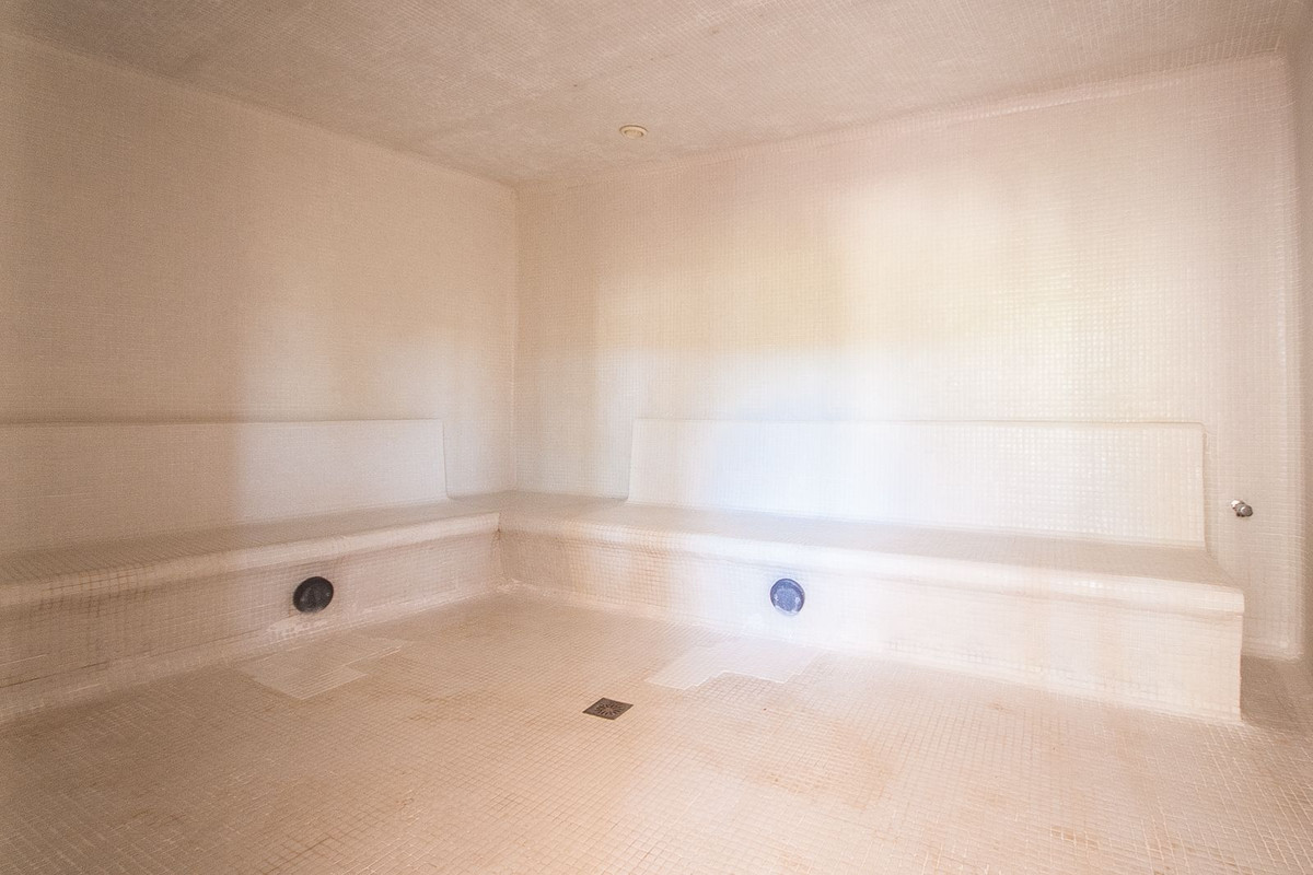 9ab20969a2f4de0ceedeff990747a402 - 21