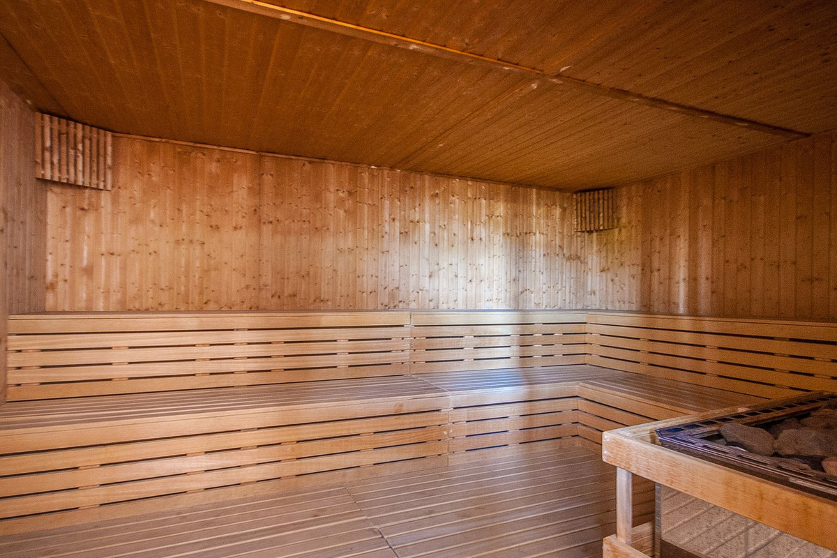 9ab20969a2f4de0ceedeff990747a402 - 22