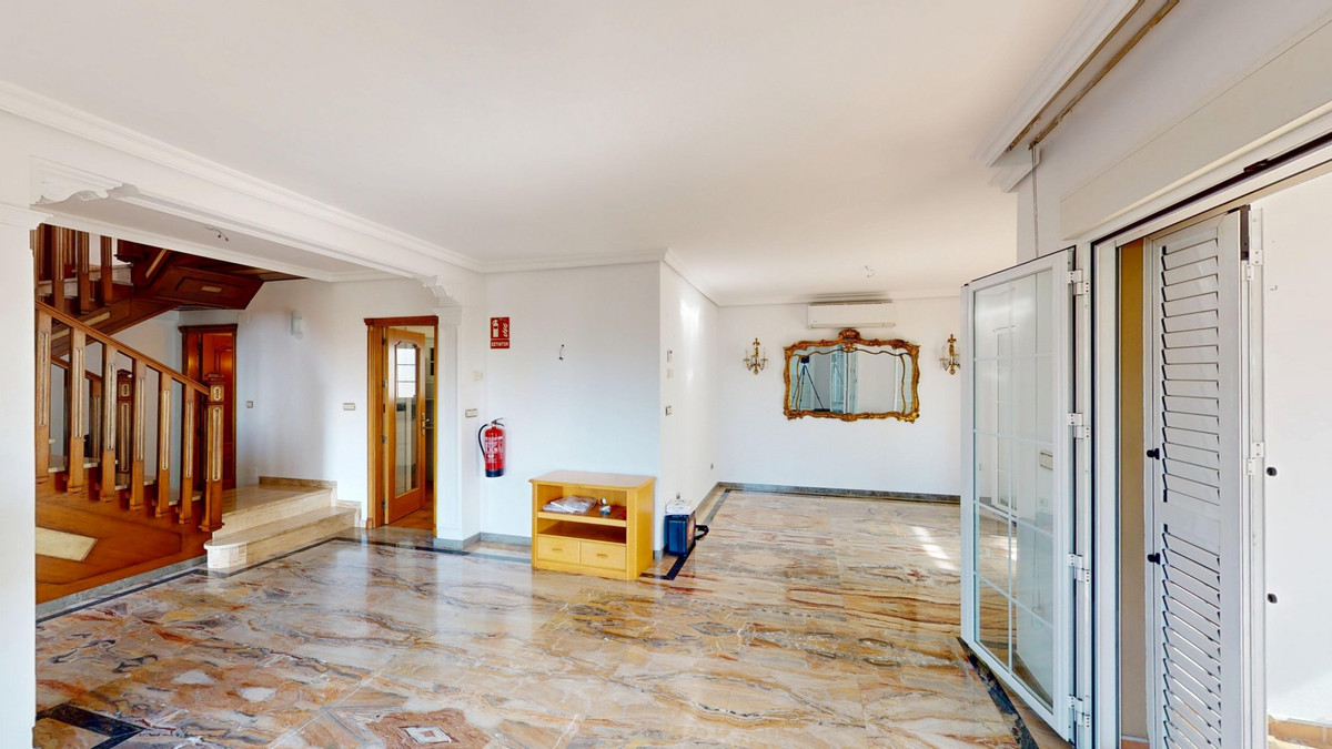 9b812929296d2785b38d78ea93ee61b5 - 12