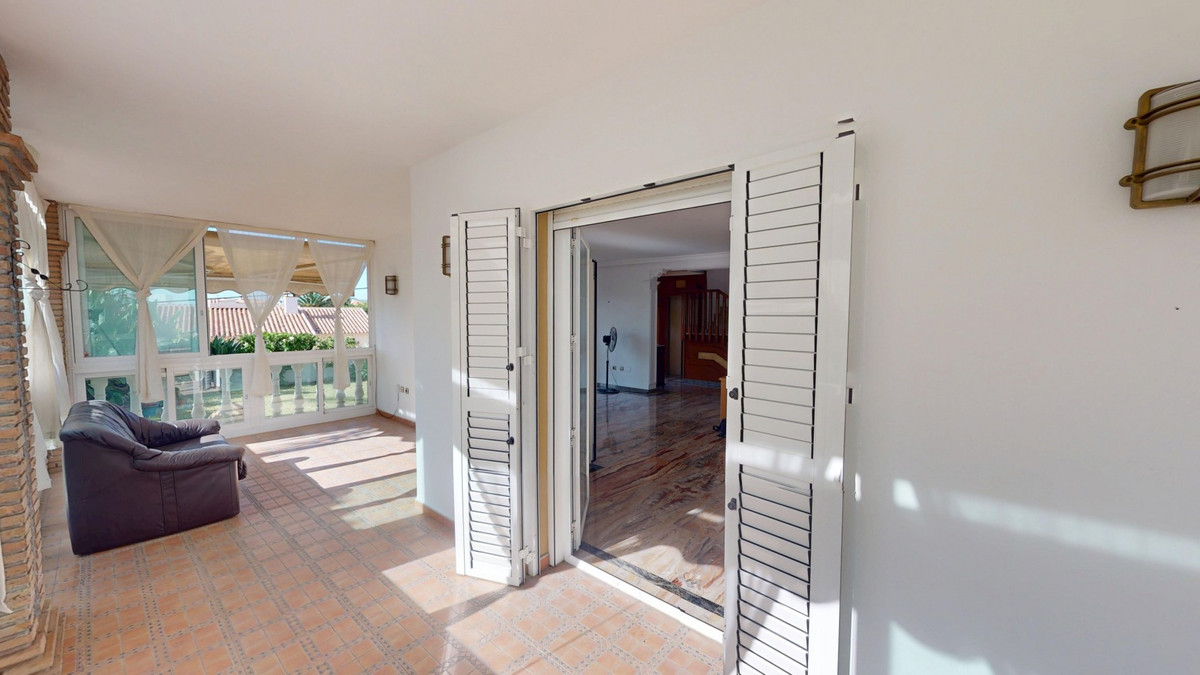 9b812929296d2785b38d78ea93ee61b5 - 14