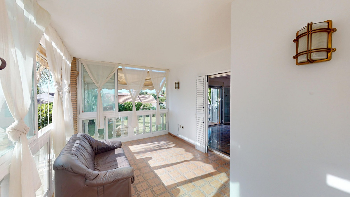 9b812929296d2785b38d78ea93ee61b5 - 16