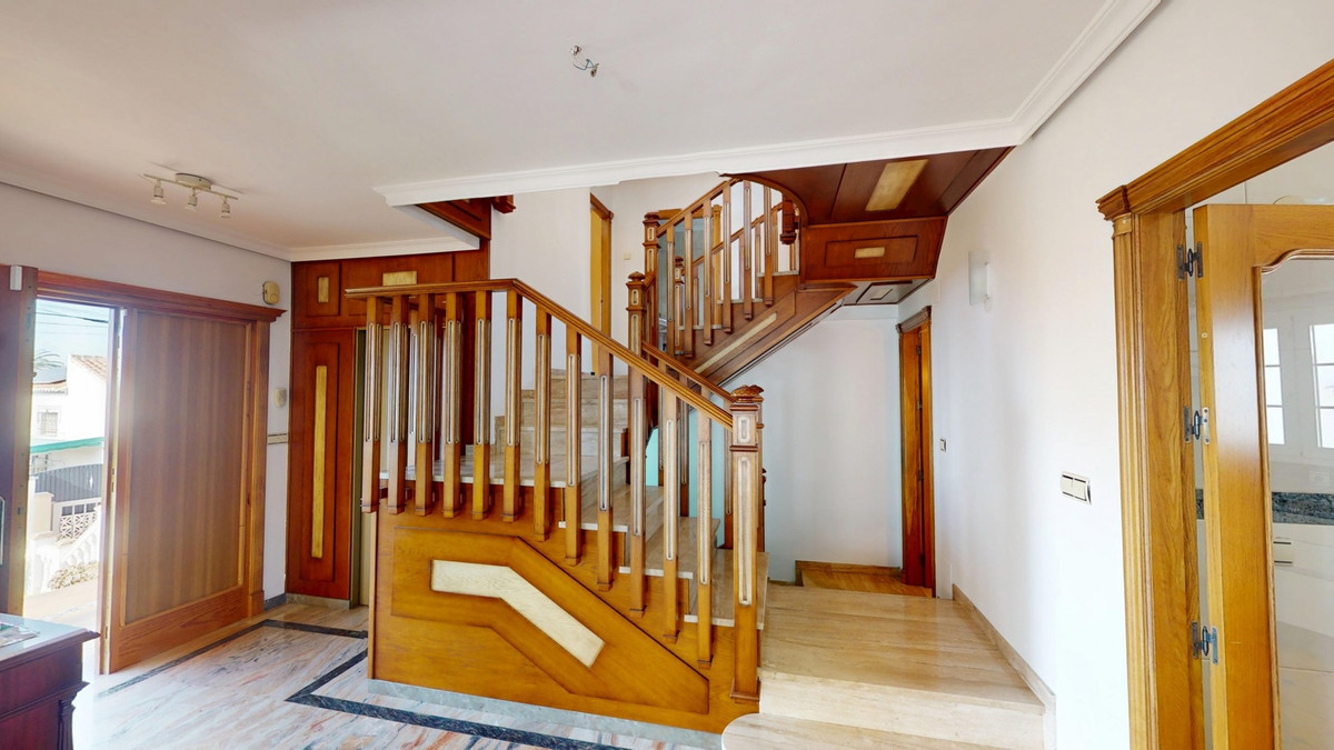 9b812929296d2785b38d78ea93ee61b5 - 17