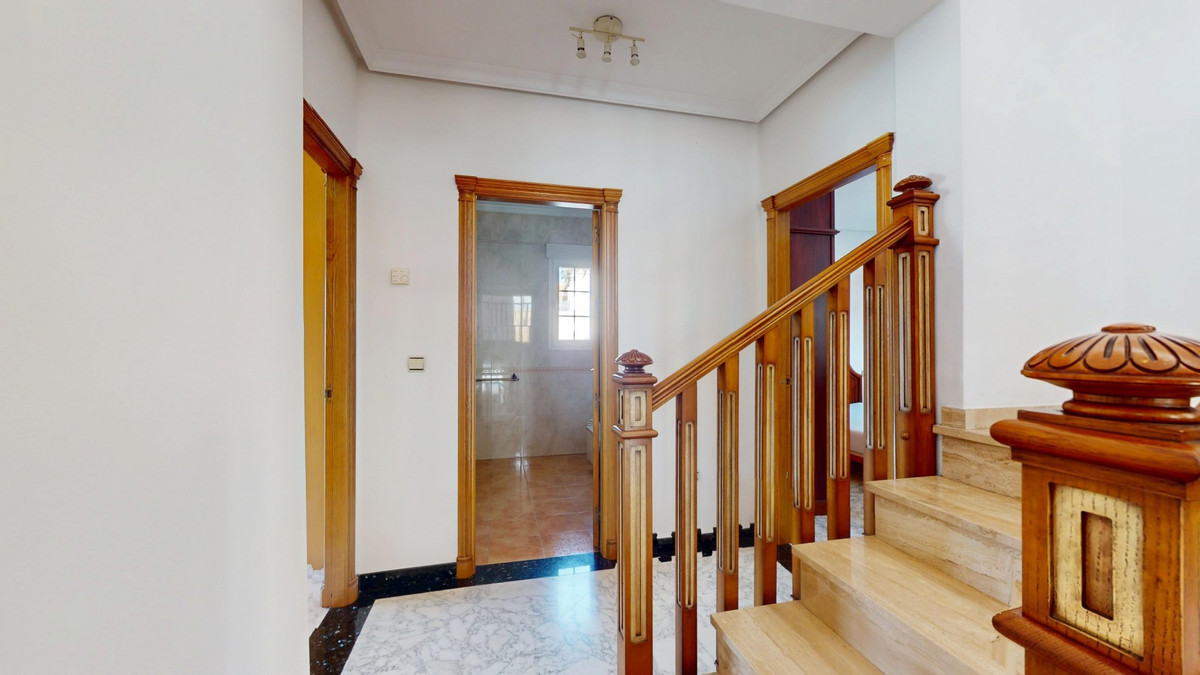 9b812929296d2785b38d78ea93ee61b5 - 18