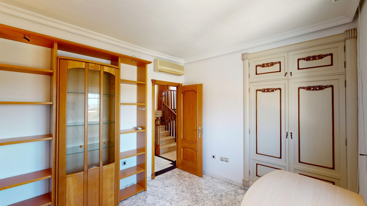 9b812929296d2785b38d78ea93ee61b5 - 23