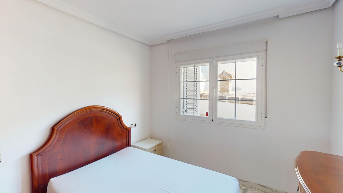 9b812929296d2785b38d78ea93ee61b5 - 24