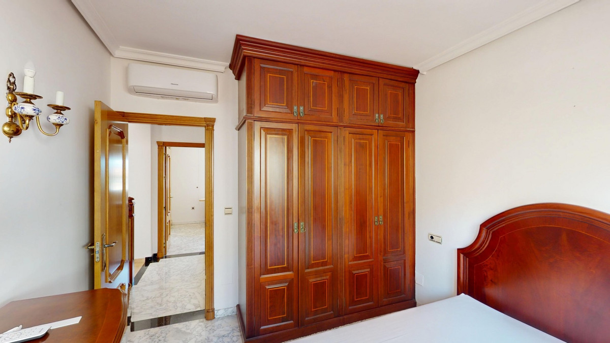 9b812929296d2785b38d78ea93ee61b5 - 25