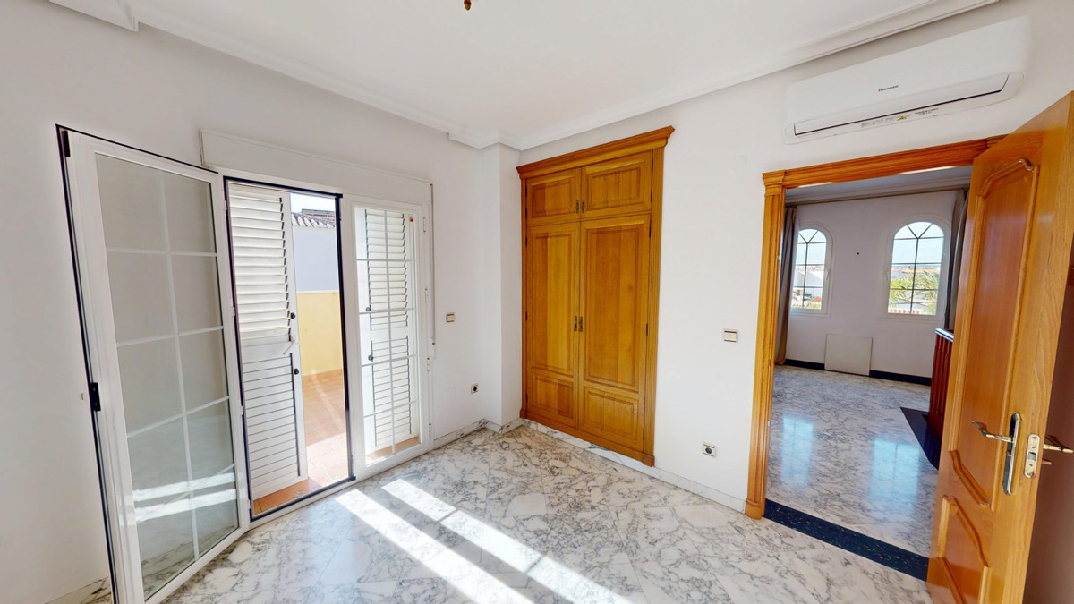 9b812929296d2785b38d78ea93ee61b5 - 33