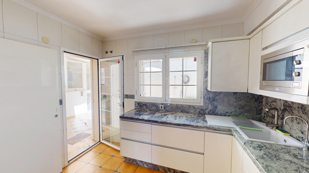 9b812929296d2785b38d78ea93ee61b5 - 7