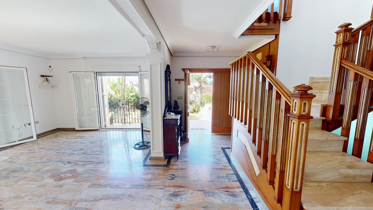 9b812929296d2785b38d78ea93ee61b5 - 9