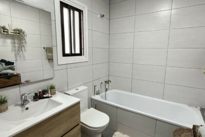 9cd43272b8b4434d8c1bd42973c43946 - 18