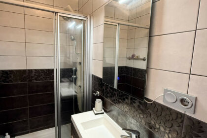 9cd43272b8b4434d8c1bd42973c43946 - 20