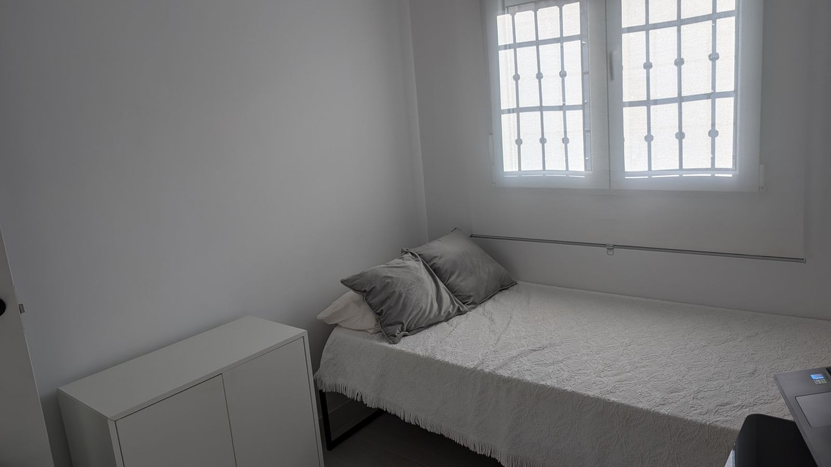 9d47ffcb201cbb96d33c22d697f9890a - 24