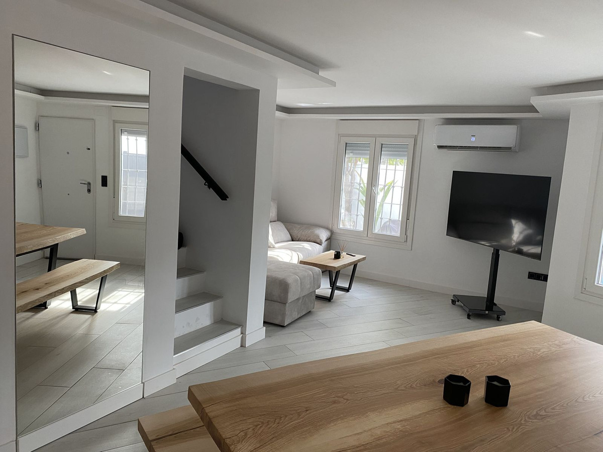 9d47ffcb201cbb96d33c22d697f9890a - 9