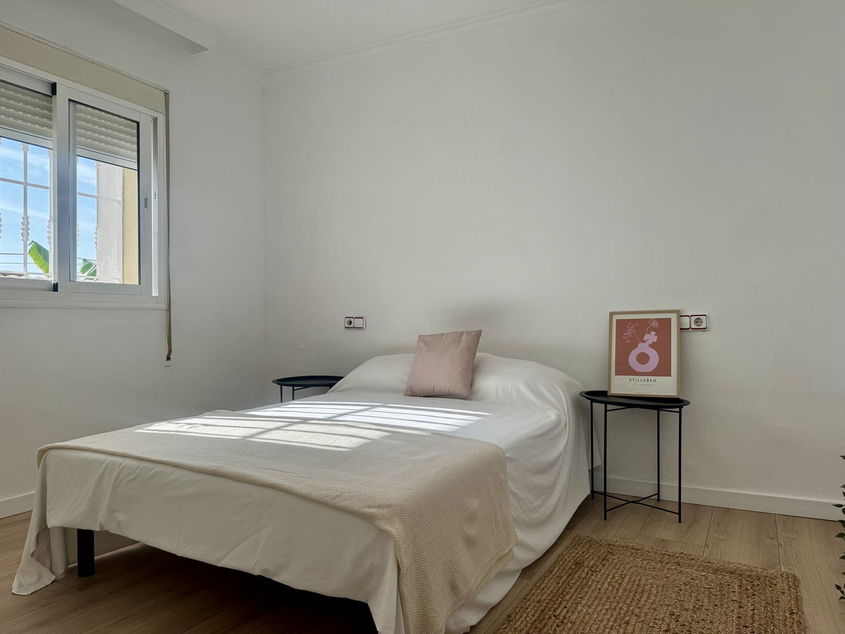 9d513eae2fb262397eadbcb019ec349b - 11