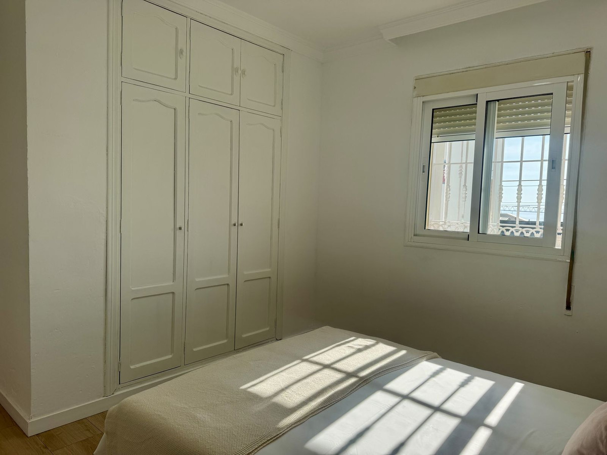 9d513eae2fb262397eadbcb019ec349b - 12