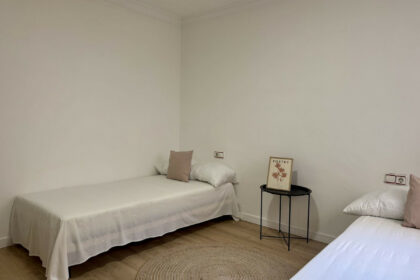 9d513eae2fb262397eadbcb019ec349b - 15