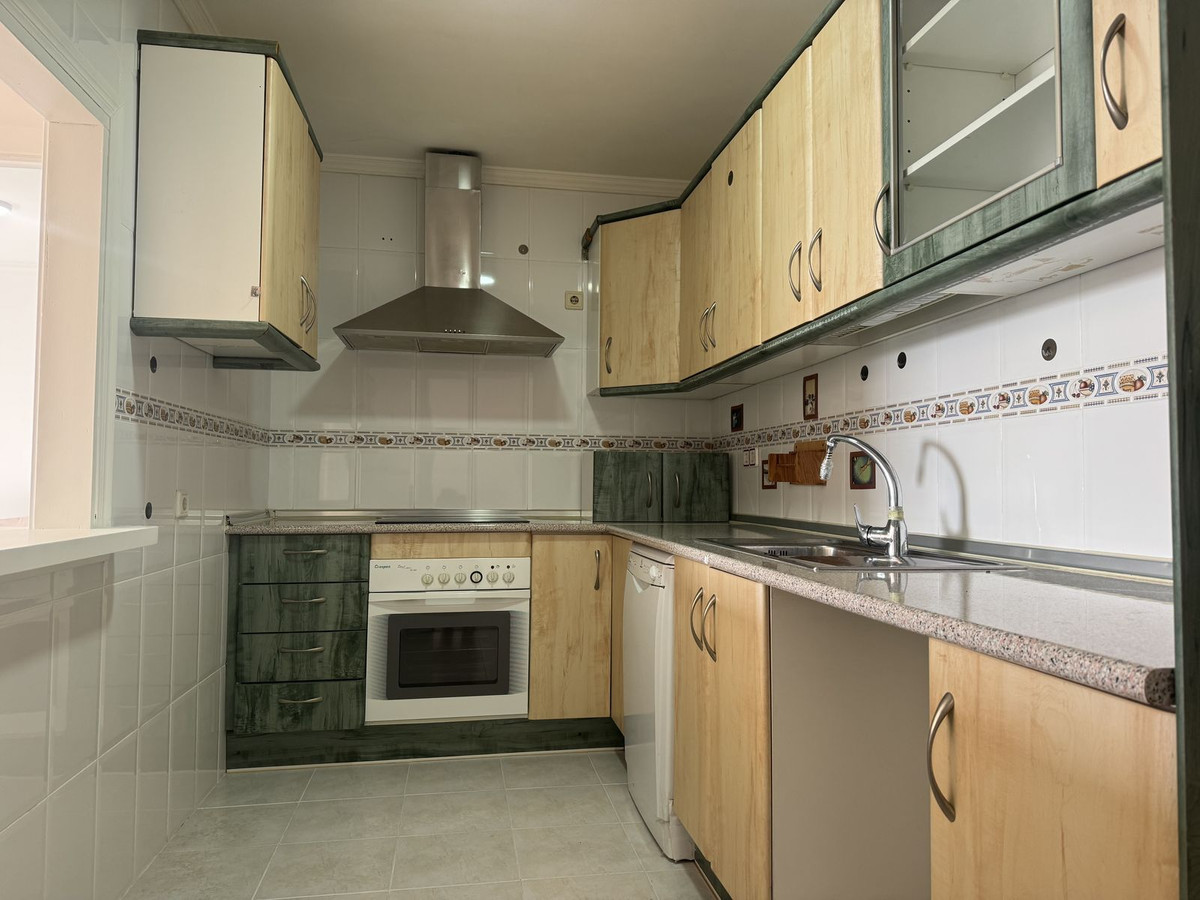 9d513eae2fb262397eadbcb019ec349b - 18