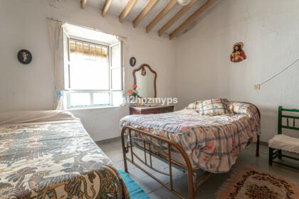 9da951c1acaa908a68f29187b05af754 - 19