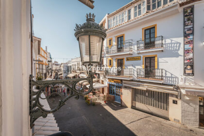 9da951c1acaa908a68f29187b05af754 - 32