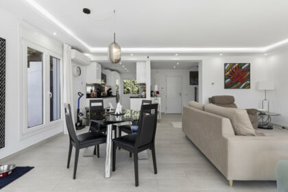 9ee63927d4ee2946ca167898e0362de1 - 11