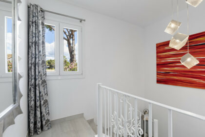 9ee63927d4ee2946ca167898e0362de1 - 12