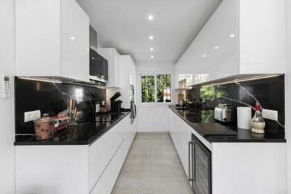 9ee63927d4ee2946ca167898e0362de1 - 16