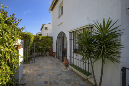 9ee63927d4ee2946ca167898e0362de1 - 26