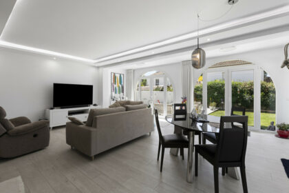 9ee63927d4ee2946ca167898e0362de1 - 5