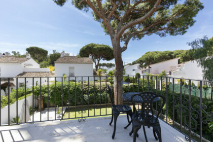 9ee63927d4ee2946ca167898e0362de1 - 6