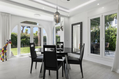 9ee63927d4ee2946ca167898e0362de1 - 7