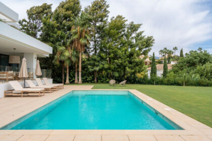 9f0e71b811500e016db10f7bed8e68fd - 18