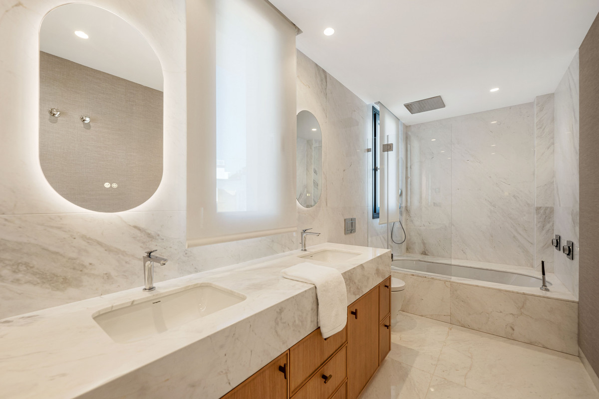 9f1460ee1af876e2e63bb5873046b056 - 11