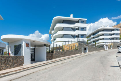 a1b3dbf89aa8a59738be740570b5153d - 24