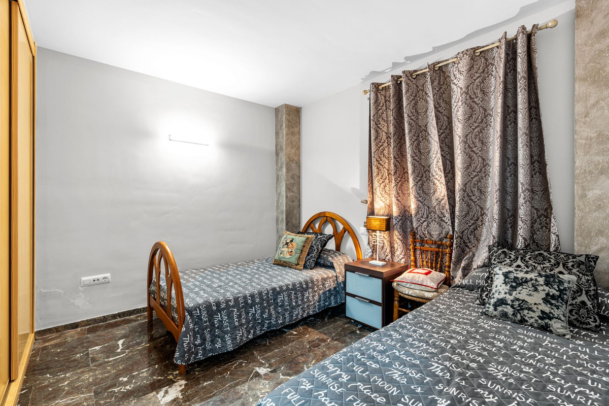 a2e2667bc7e7c4cf4e7c3bf1c1caf375 - 10