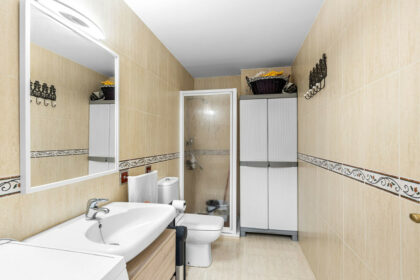 a2e2667bc7e7c4cf4e7c3bf1c1caf375 - 12