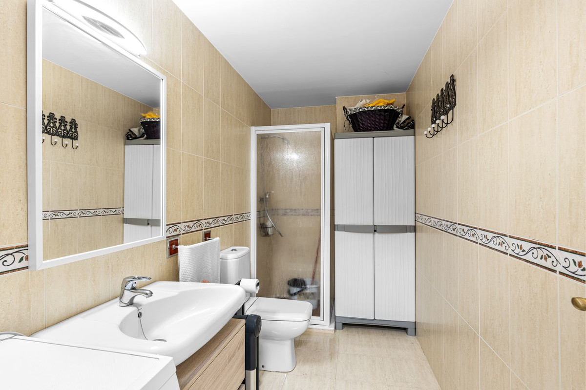 a2e2667bc7e7c4cf4e7c3bf1c1caf375 - 12