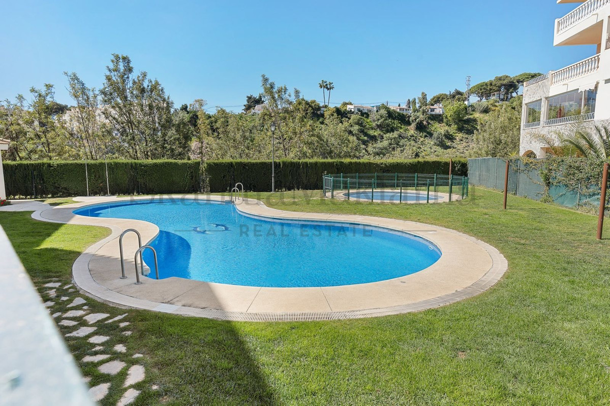 a2e2667bc7e7c4cf4e7c3bf1c1caf375 - 15