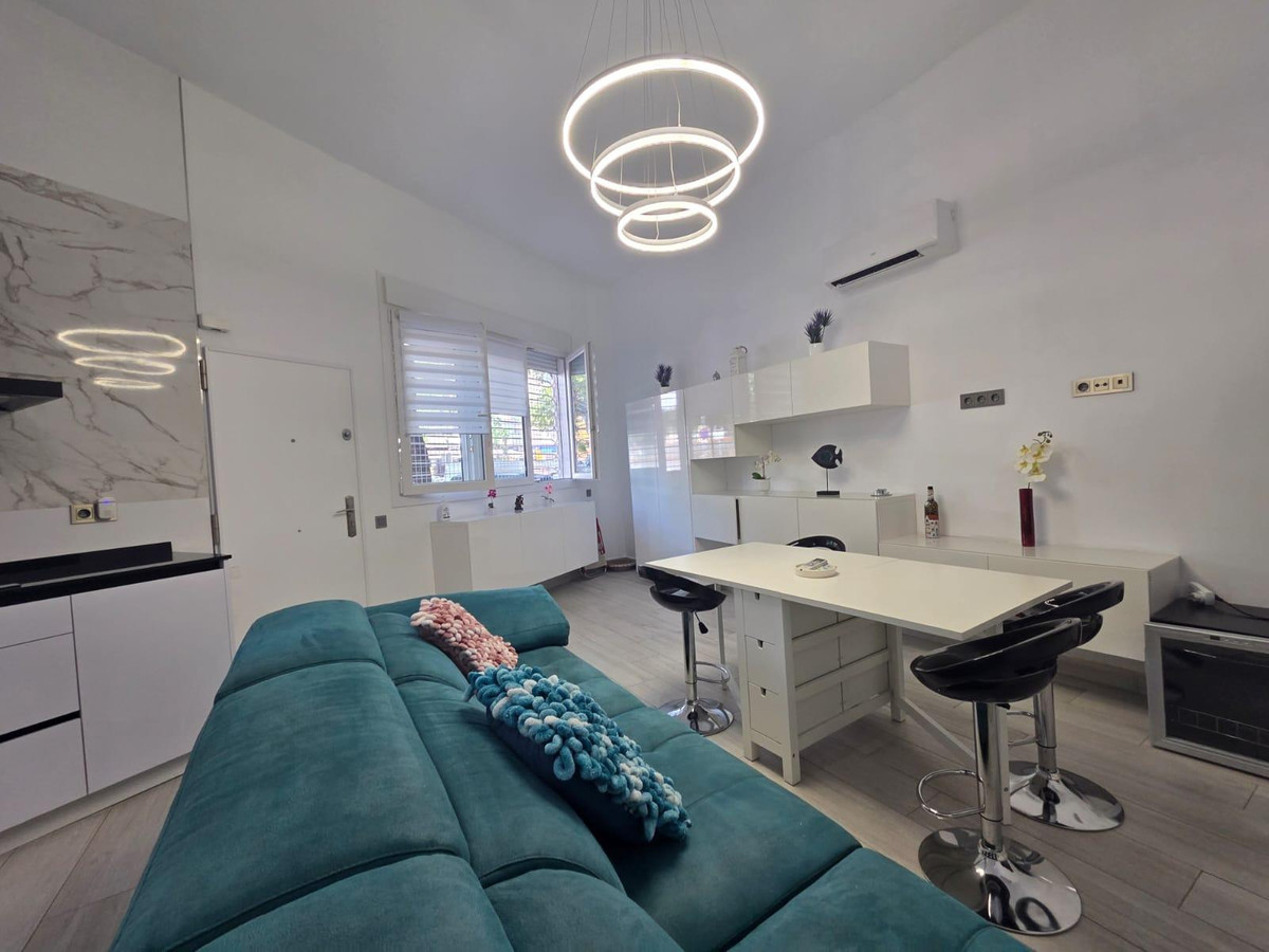 a3824951136c3d9afdfe2ec59712700a - 8