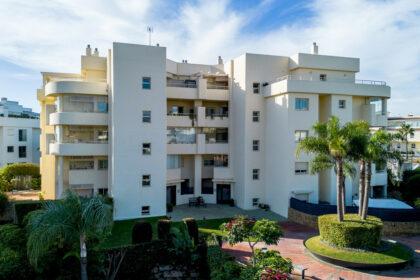 a3db2a39794e81479aaa00db62098869 - 17