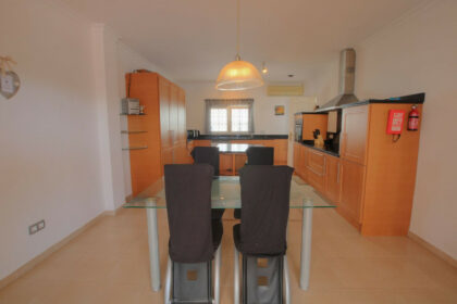 a3f5262561c64294bb1fd6924d90a166 - 14