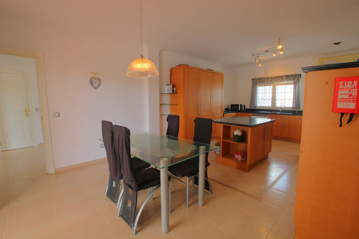 a3f5262561c64294bb1fd6924d90a166 - 16