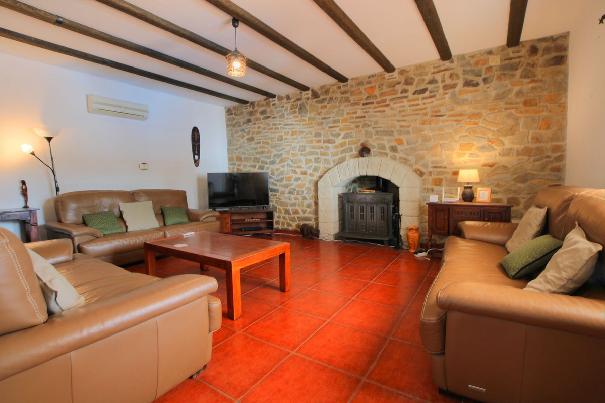 a3f5262561c64294bb1fd6924d90a166 - 20