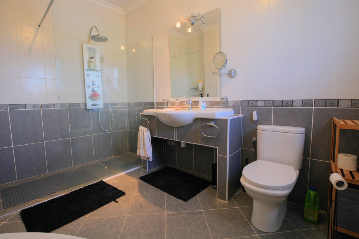 a3f5262561c64294bb1fd6924d90a166 - 26