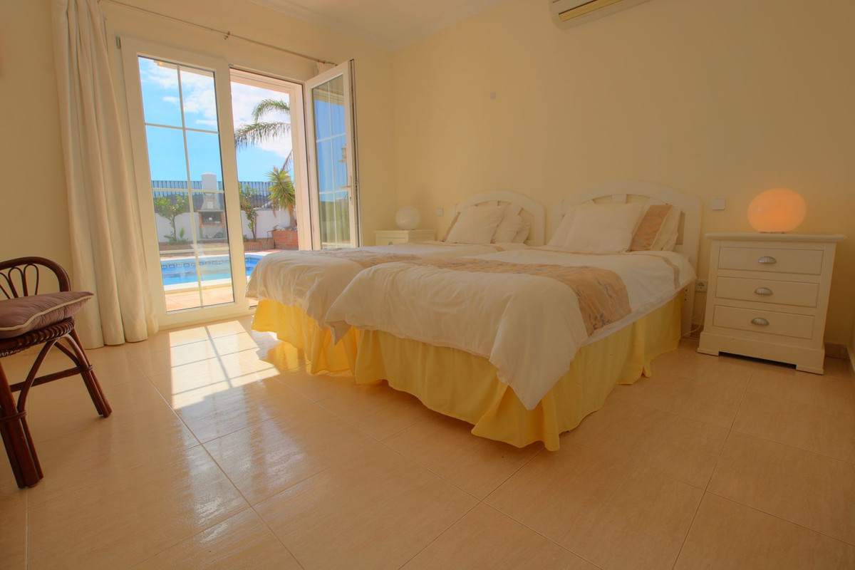 a3f5262561c64294bb1fd6924d90a166 - 35