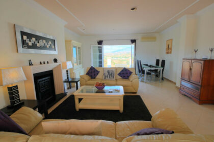 a3f5262561c64294bb1fd6924d90a166 - 9