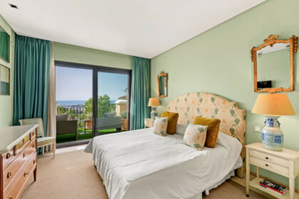 a43fd5077b49e75d5beac9a9a4f55020 - 13