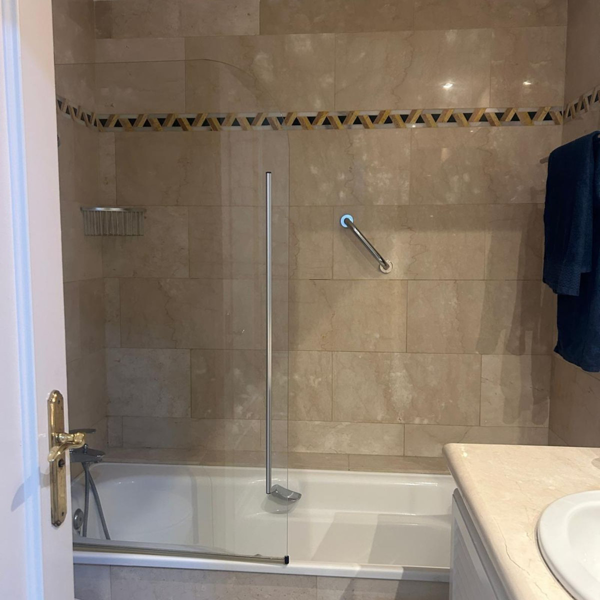 a4c3752a43bd219029e9b87aa1784645 - 15